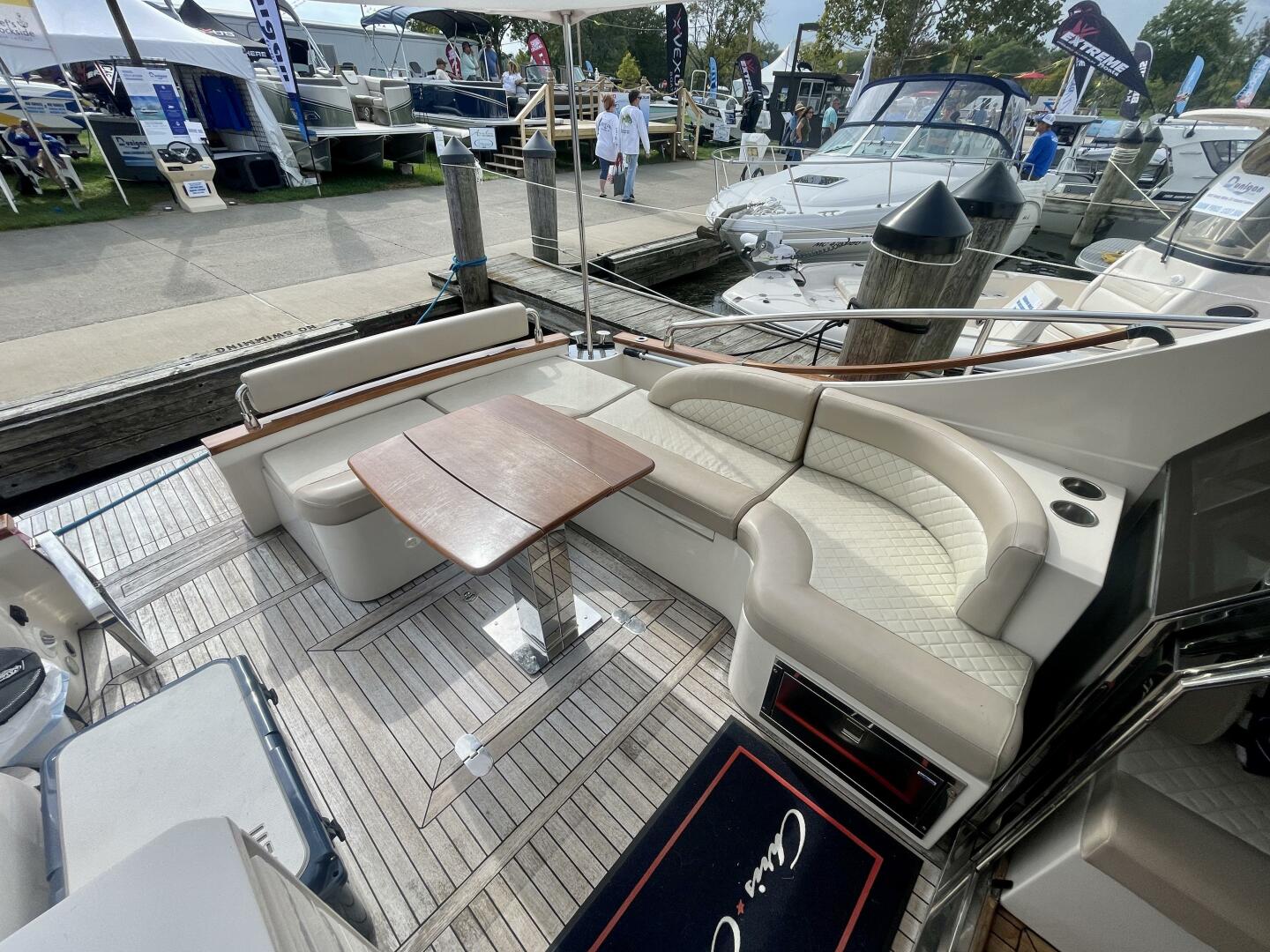 2017 Chris-Craft Commander 42 - Image 10