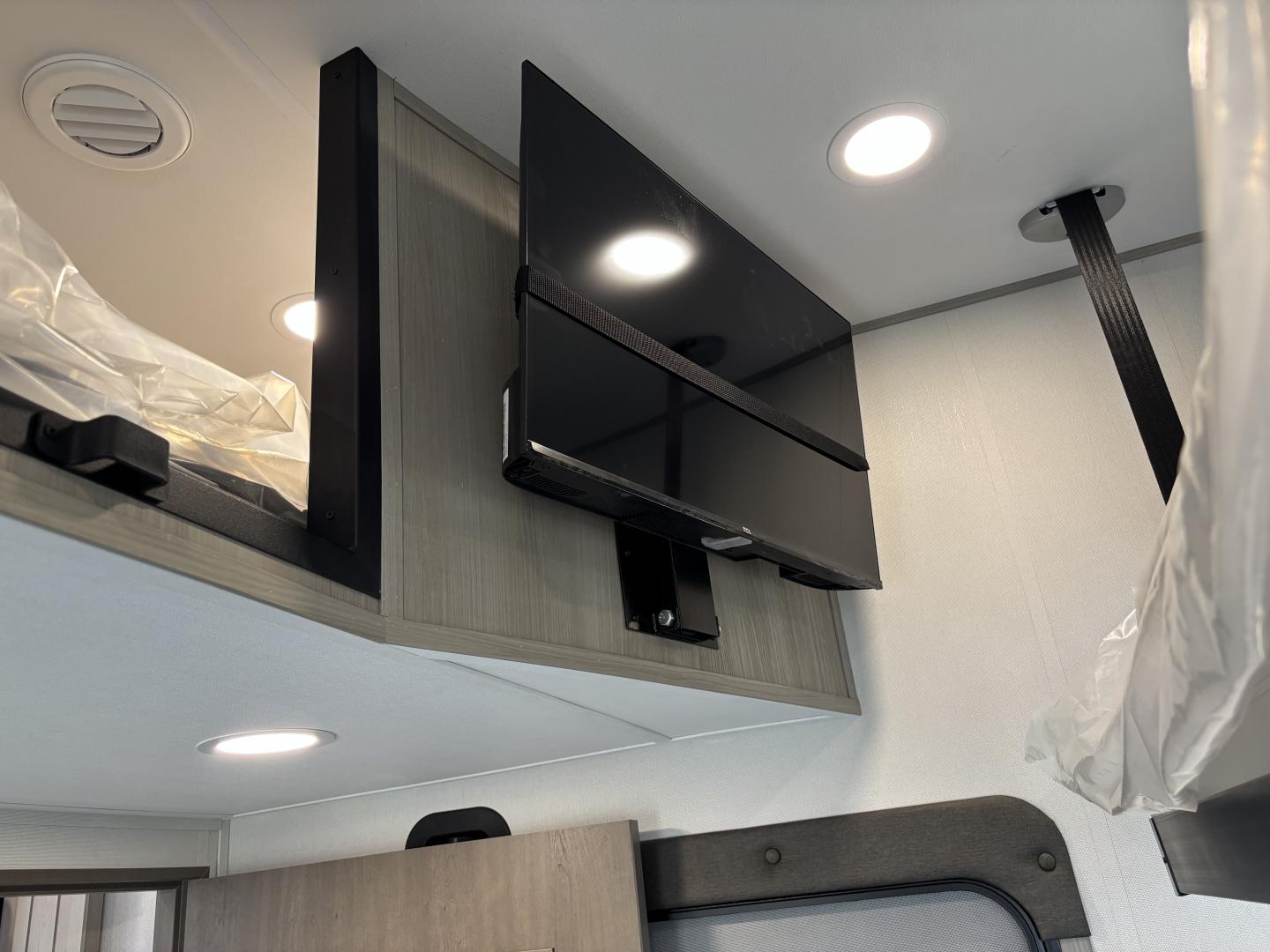 2025 Grand Design Momentum M-Class 344M - Image 31