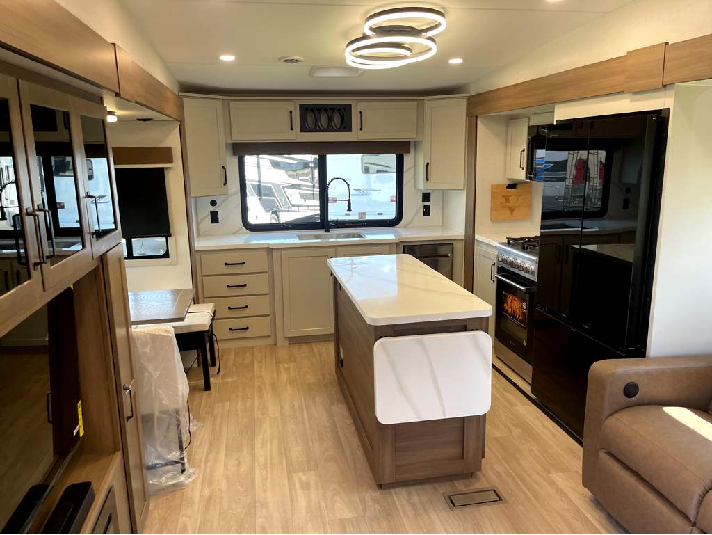 2027 VENTURE RV SPORTTREK 353VRK - Image 7