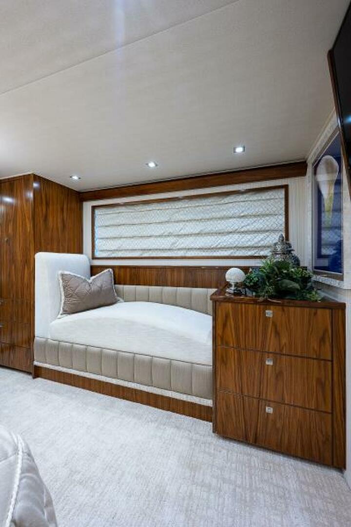 2017 Viking 75 Motoryacht - Image 17