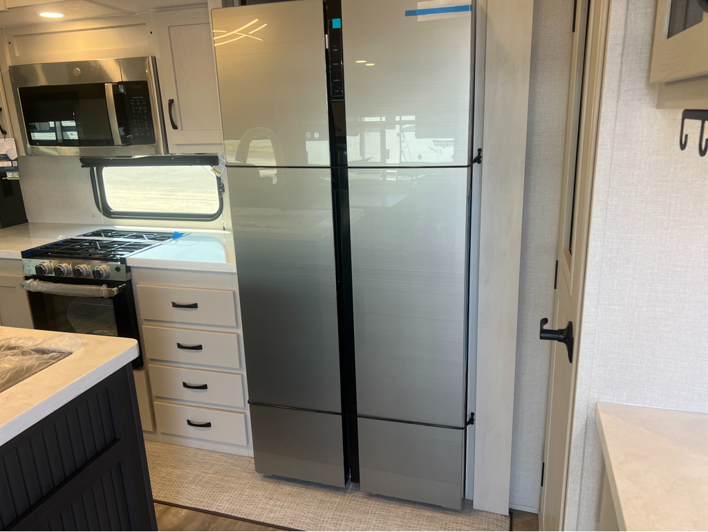 2027 Coachmen Chaparral 336TSIK - Image 6
