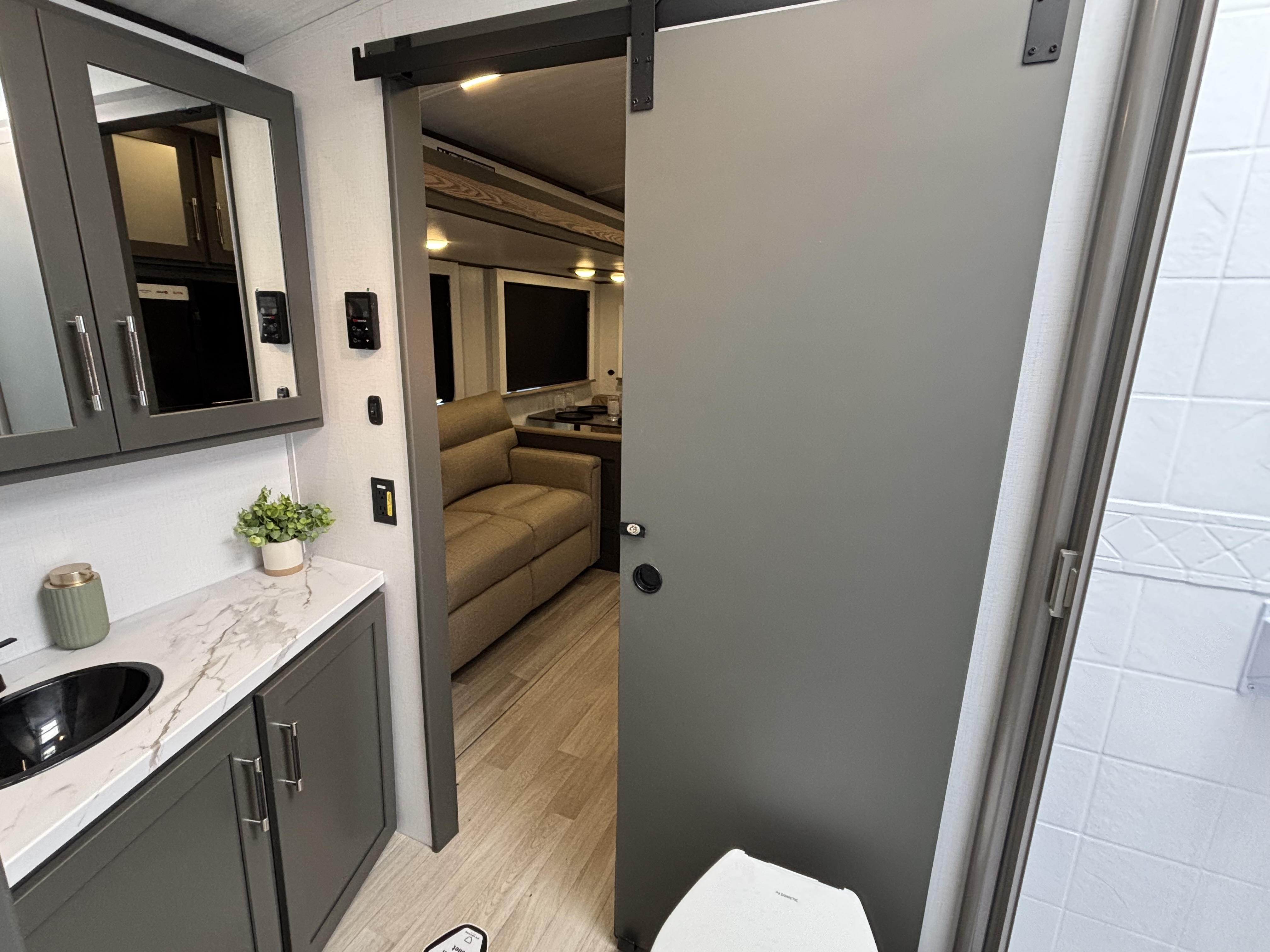 2026 Keystone Bullet Premium 265FKS - Image 21