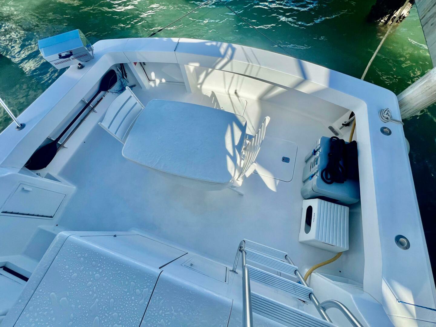 1997 Viking 43 Convertible - Image 9