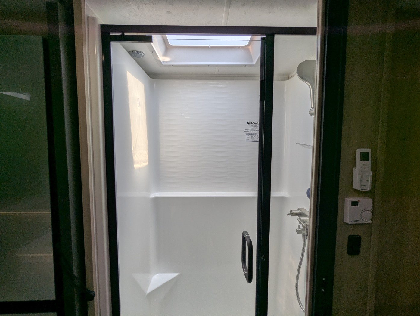 2026 Coachmen Entourage 330DS - Image 22