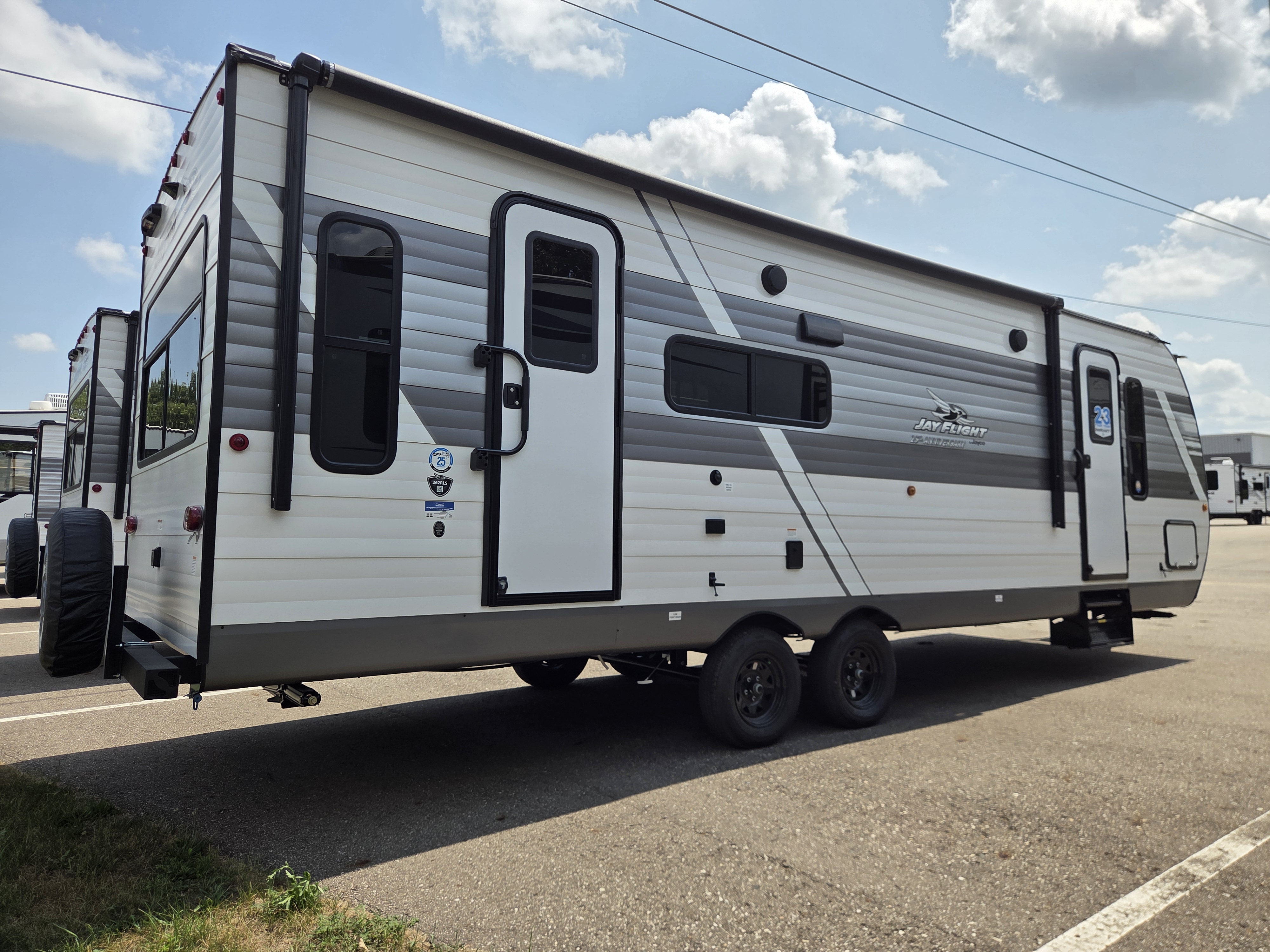 2027 Jayco Jay Flight SLX 262RLS - Image 2