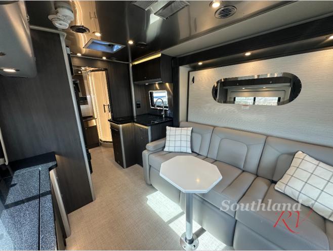 2026 Airstream Atlas Advanced Power Plus - Image 21
