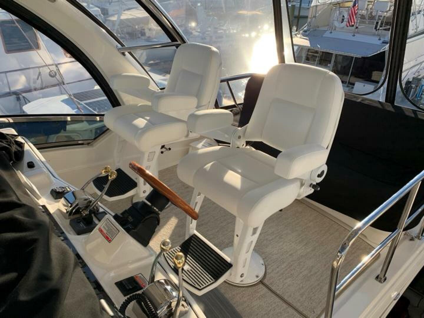 2006 Sea Ray 52 Sedan Bridge - Image 12