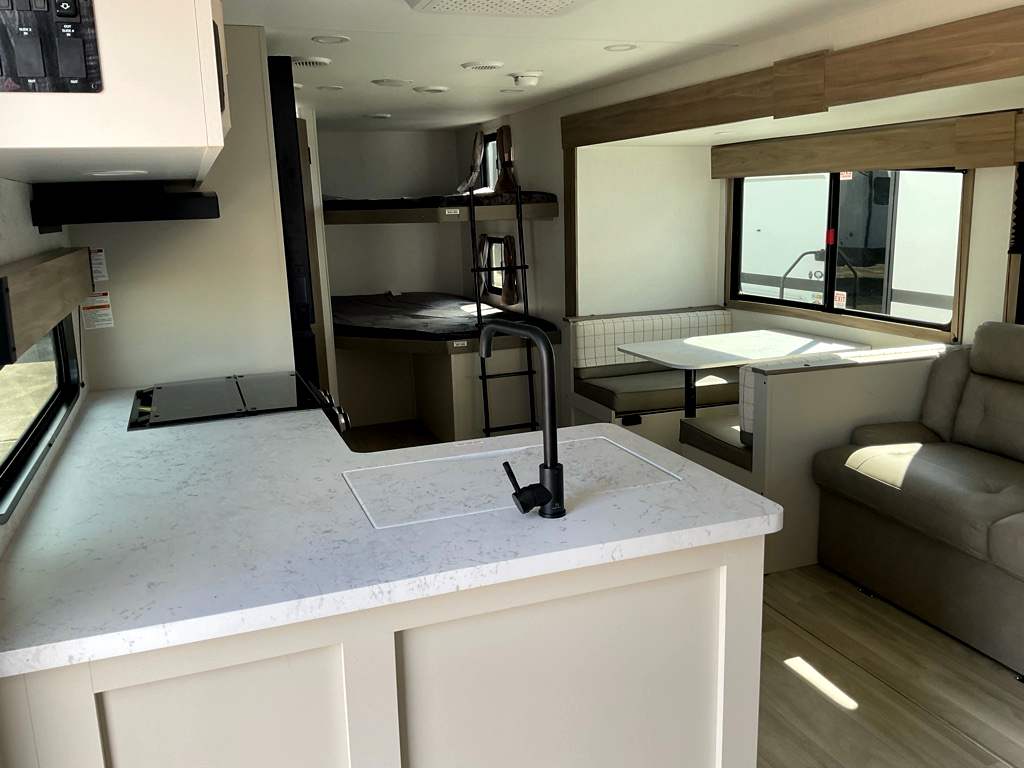 2027 KZ SPORTSMEN 261 BHK - Image 6