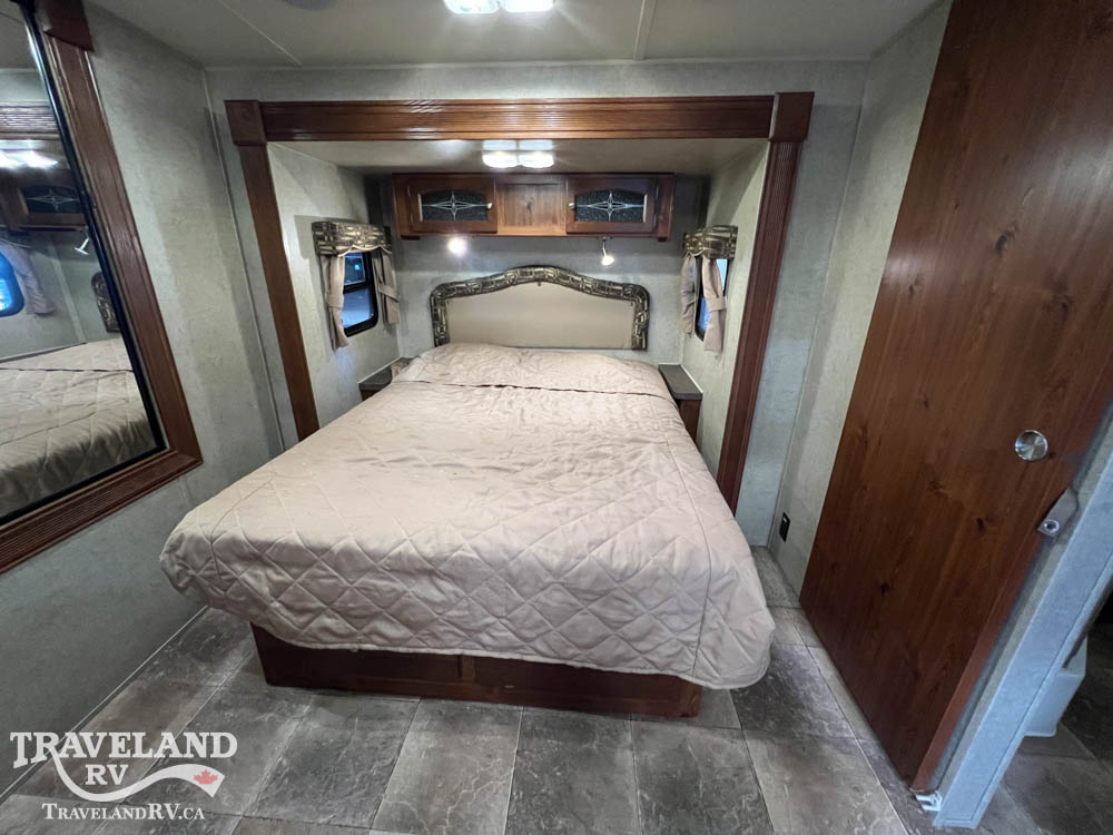 2013 FOREST RIVER ROCKWOOD ULTRA LITE 8315BSS HANDYMAN SPECIAL - Image 21