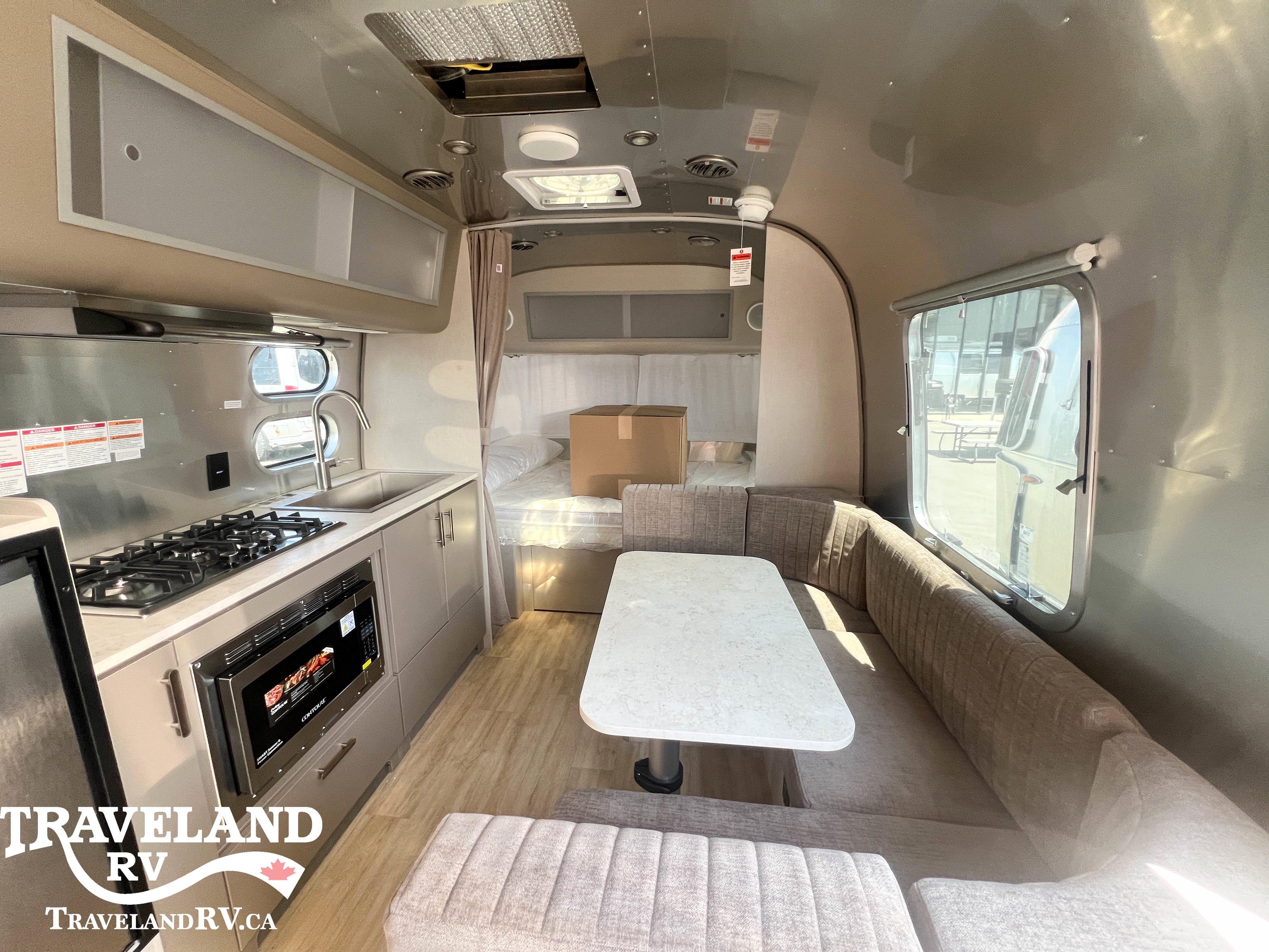 2025 Airstream Caravel 22FB - Image 9