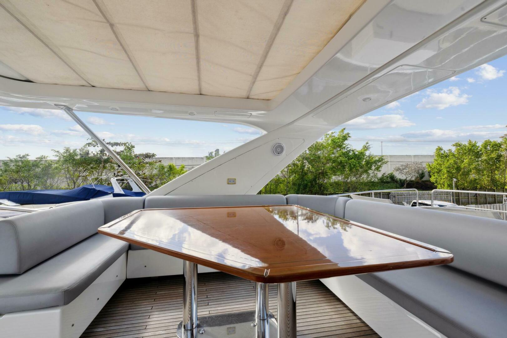 2013 Azimut 70 - Image 17