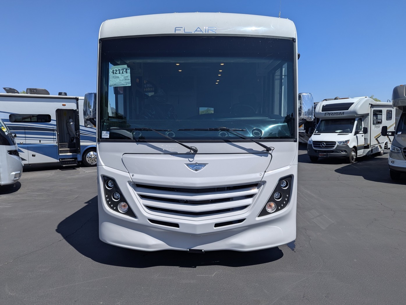 2026 Fleetwood Flair 29M - Image 2