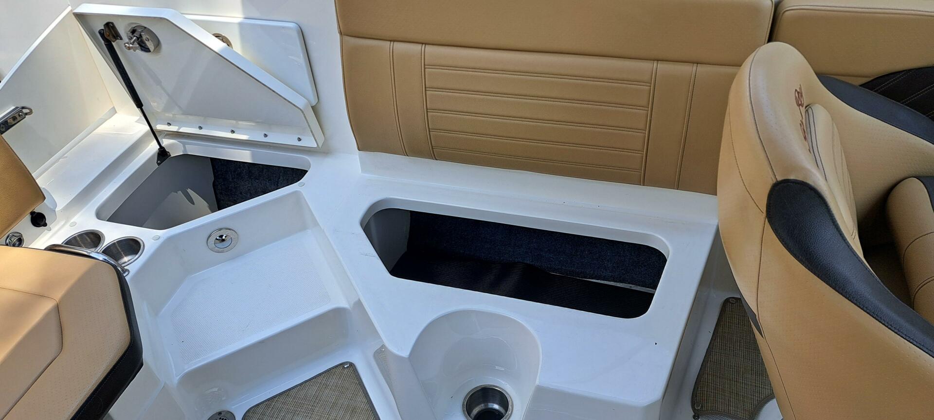 2019 Sea Ray SPX 230 OB - Image 36
