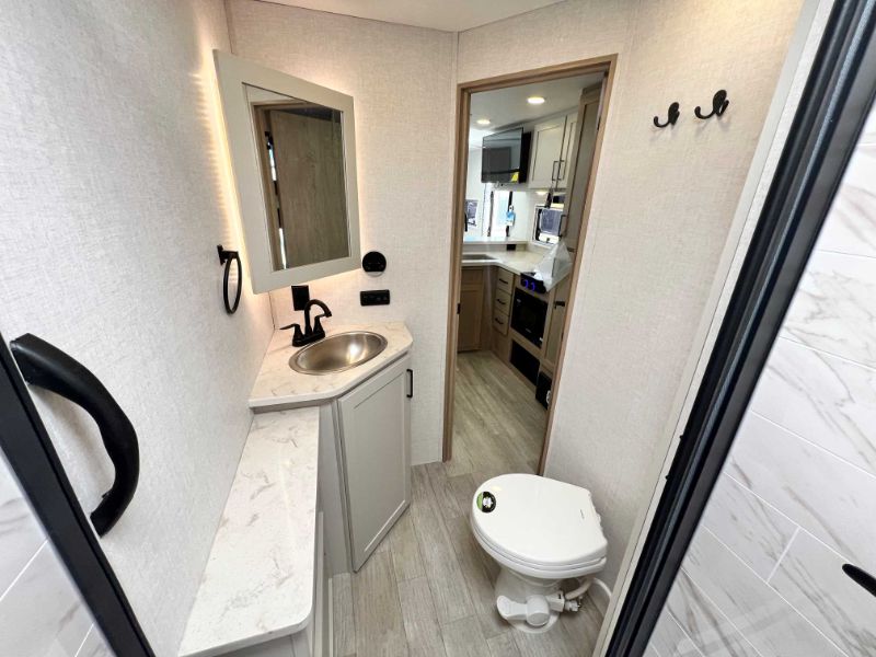 2027 Ember RV Touring Edition 2200ETL - Image 18