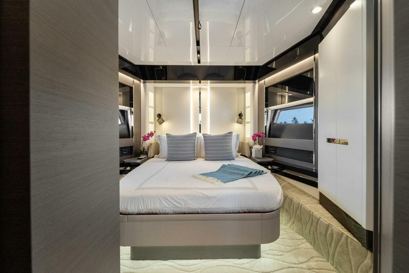 2022 Azimut S8 - Image 41