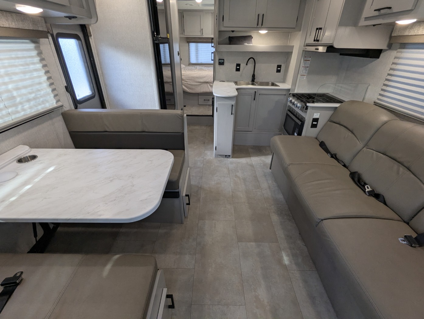 2025 Coachmen Leprechaun 260QB - Ford E-450 - Image 12