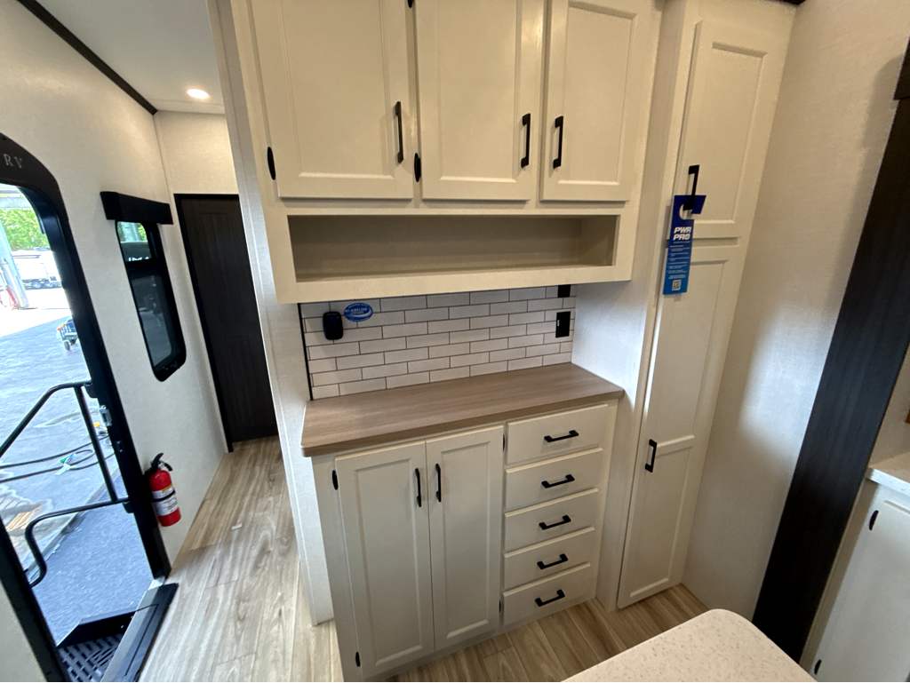 2026 VENTURE RV SPORTTREK 365VFL - Image 17