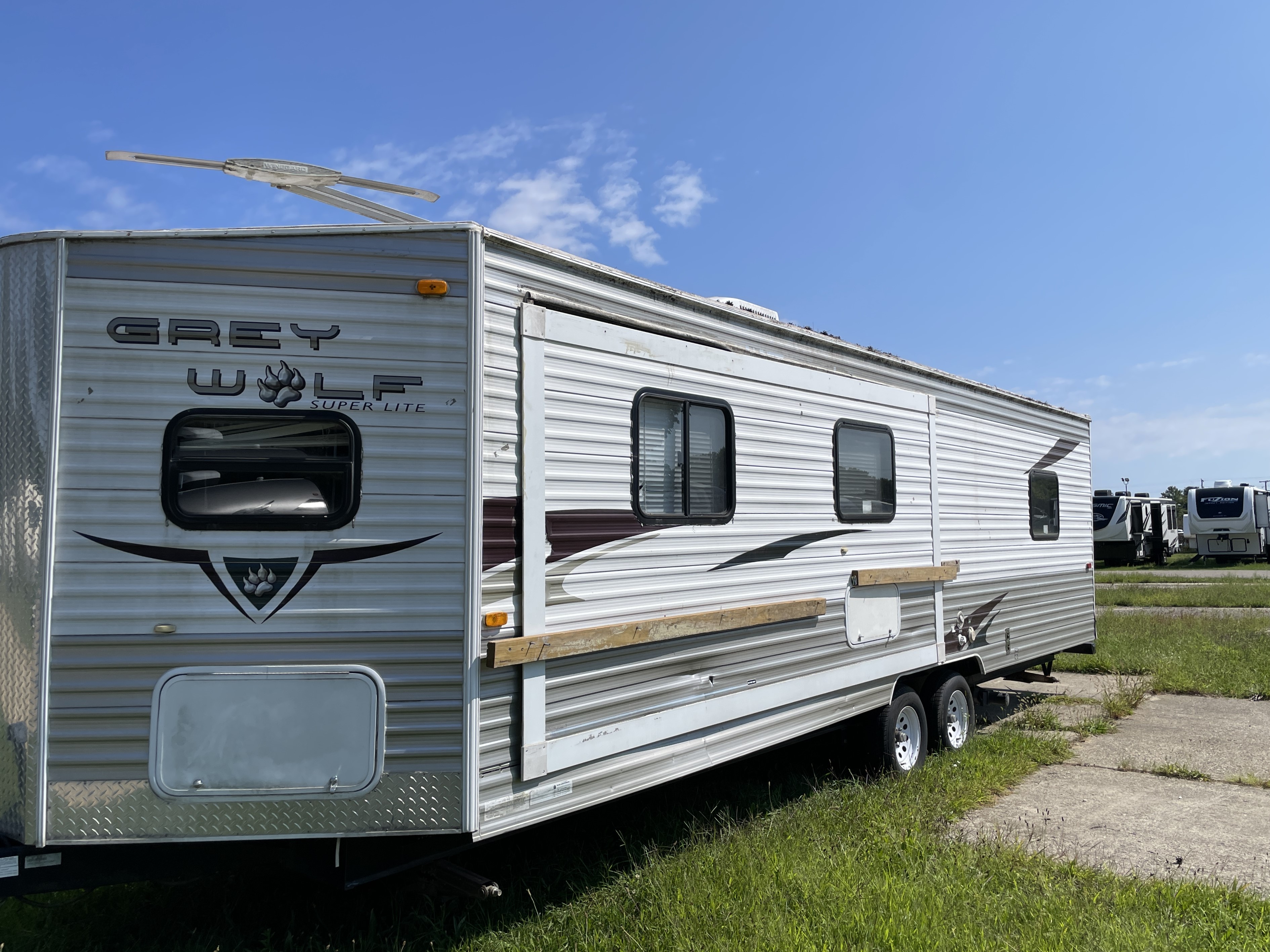 2010 Forest River Cherokee Grey Wolf 27V - Image 4