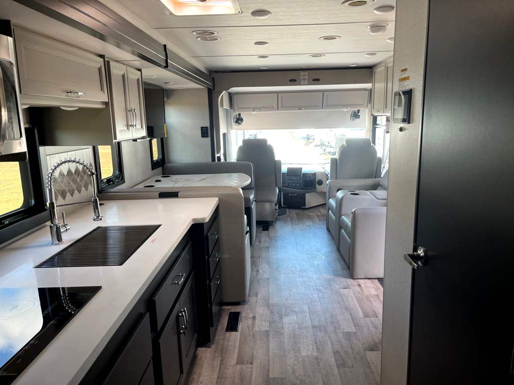 2026 THOR MOTOR COACH PALAZZO 33.6 - Image 22