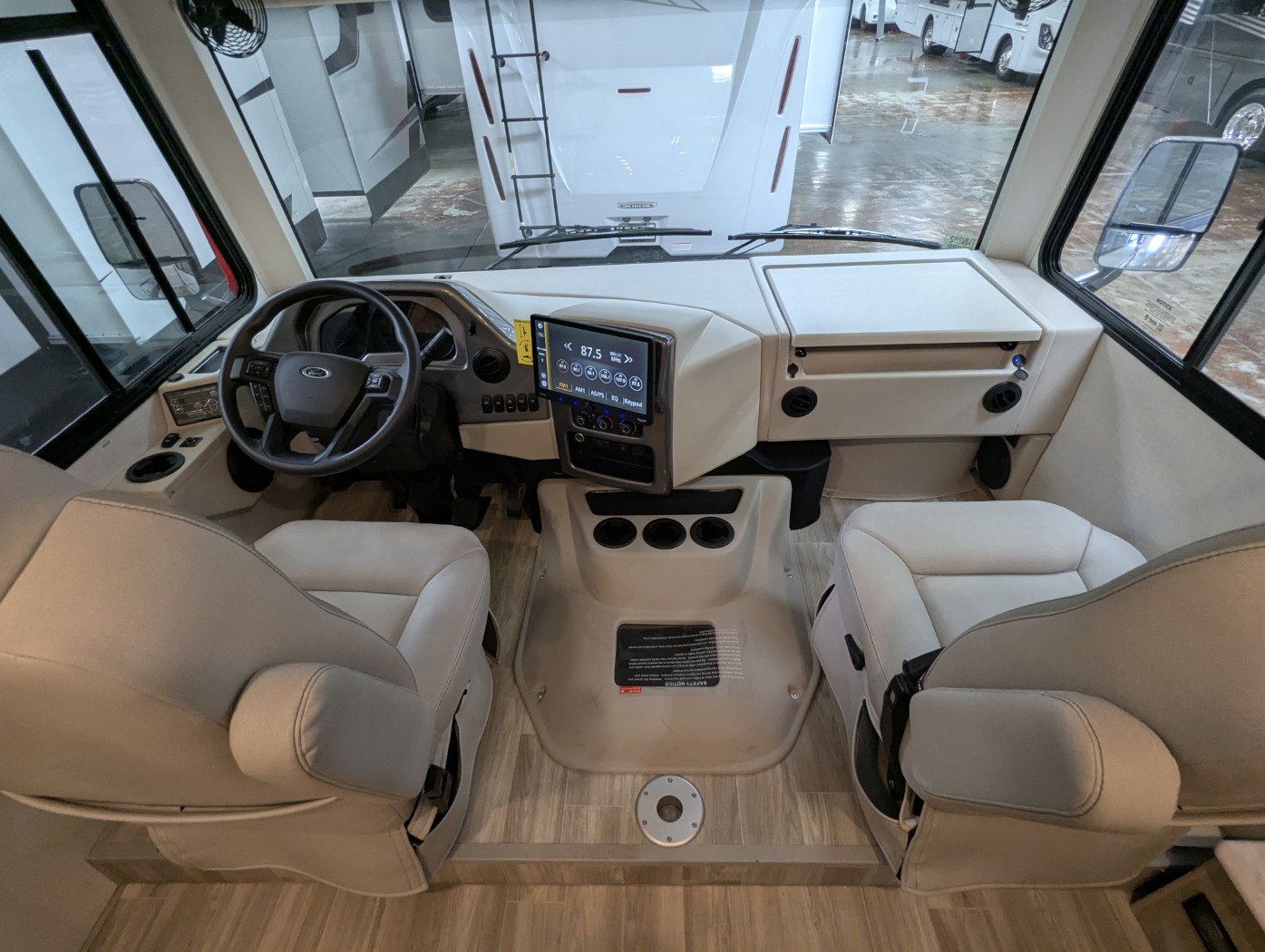 2027 Thor Motor Coach Windsport 29L - Image 13