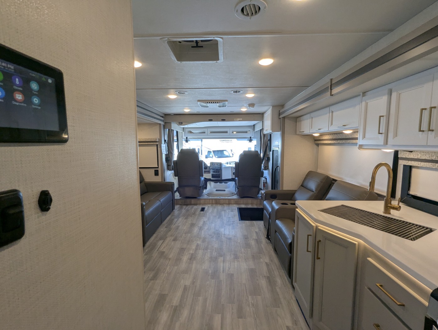 2025 Thor Motor Coach Windsport 35R - Image 42