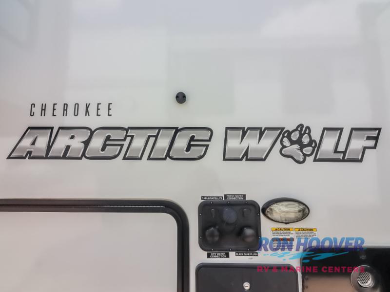 2024 FR CHEROKEE ARTIC WOLF 3660SUITE - Image 25