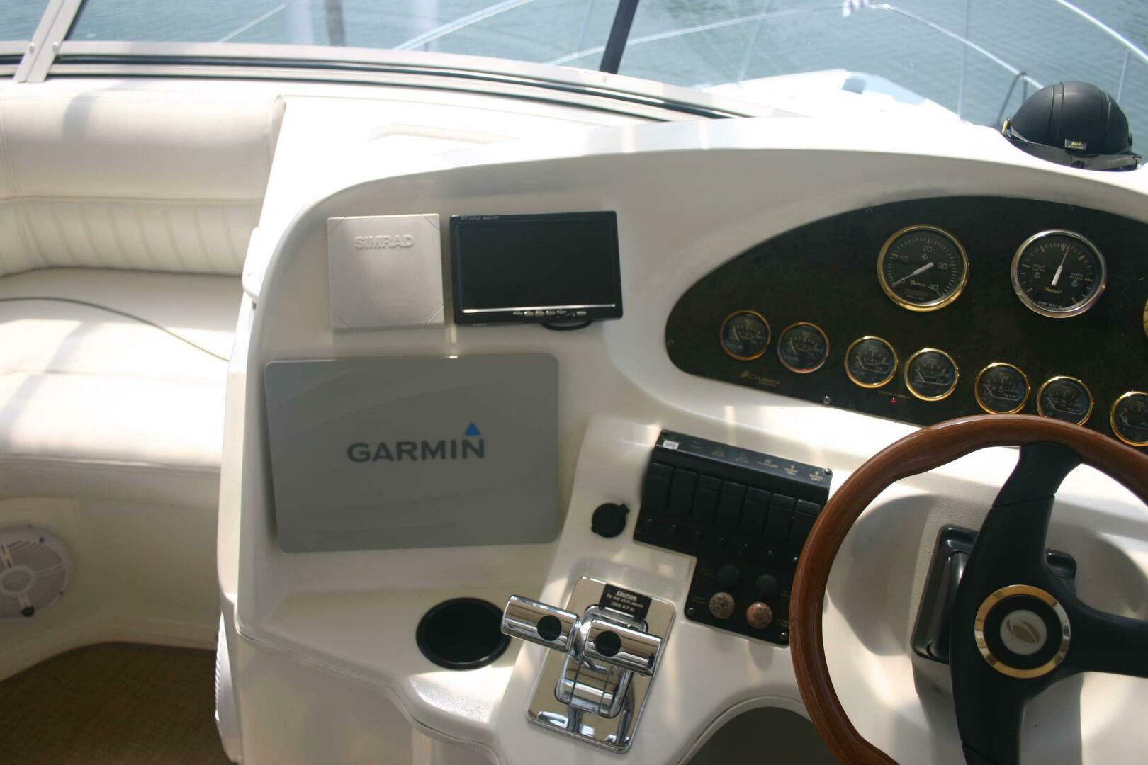 2001 Cruisers Yachts 3750 Motor Yacht - Image 38