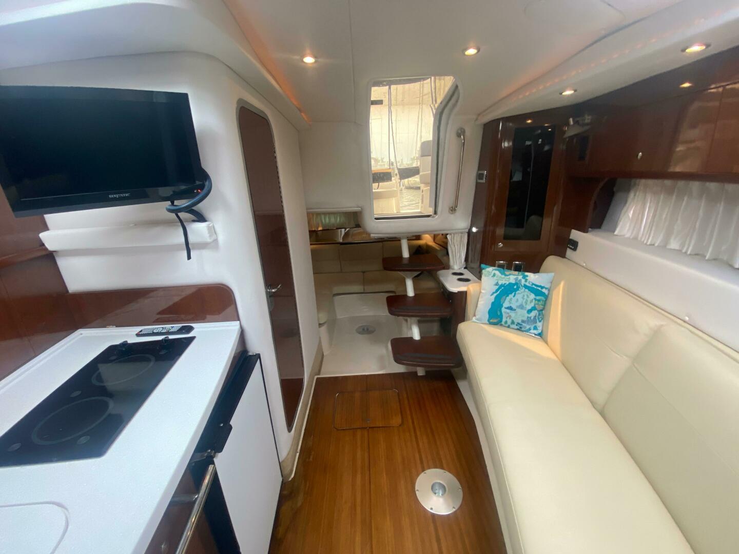2018 Four Winns 355 Vista - Image 23