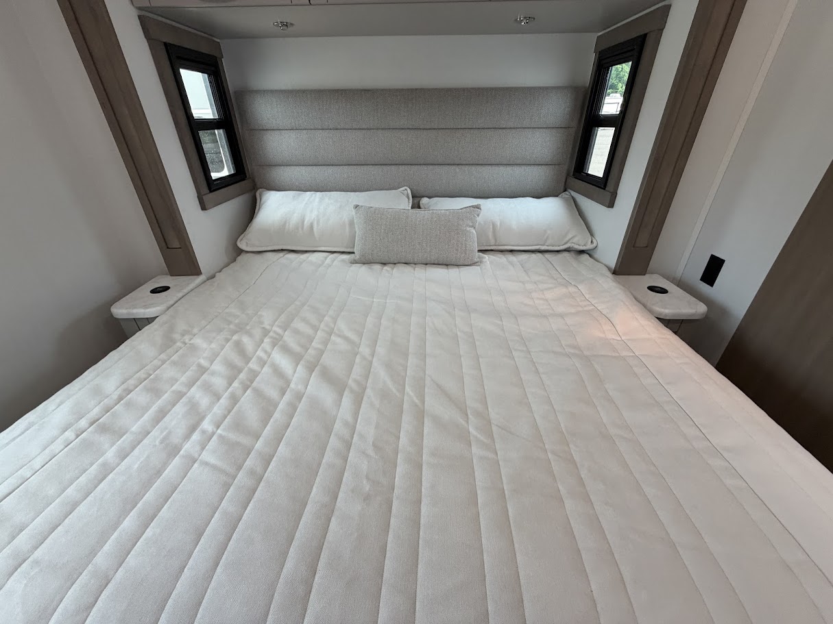 2027 JAYCO PRECEPT 31UL - Image 47