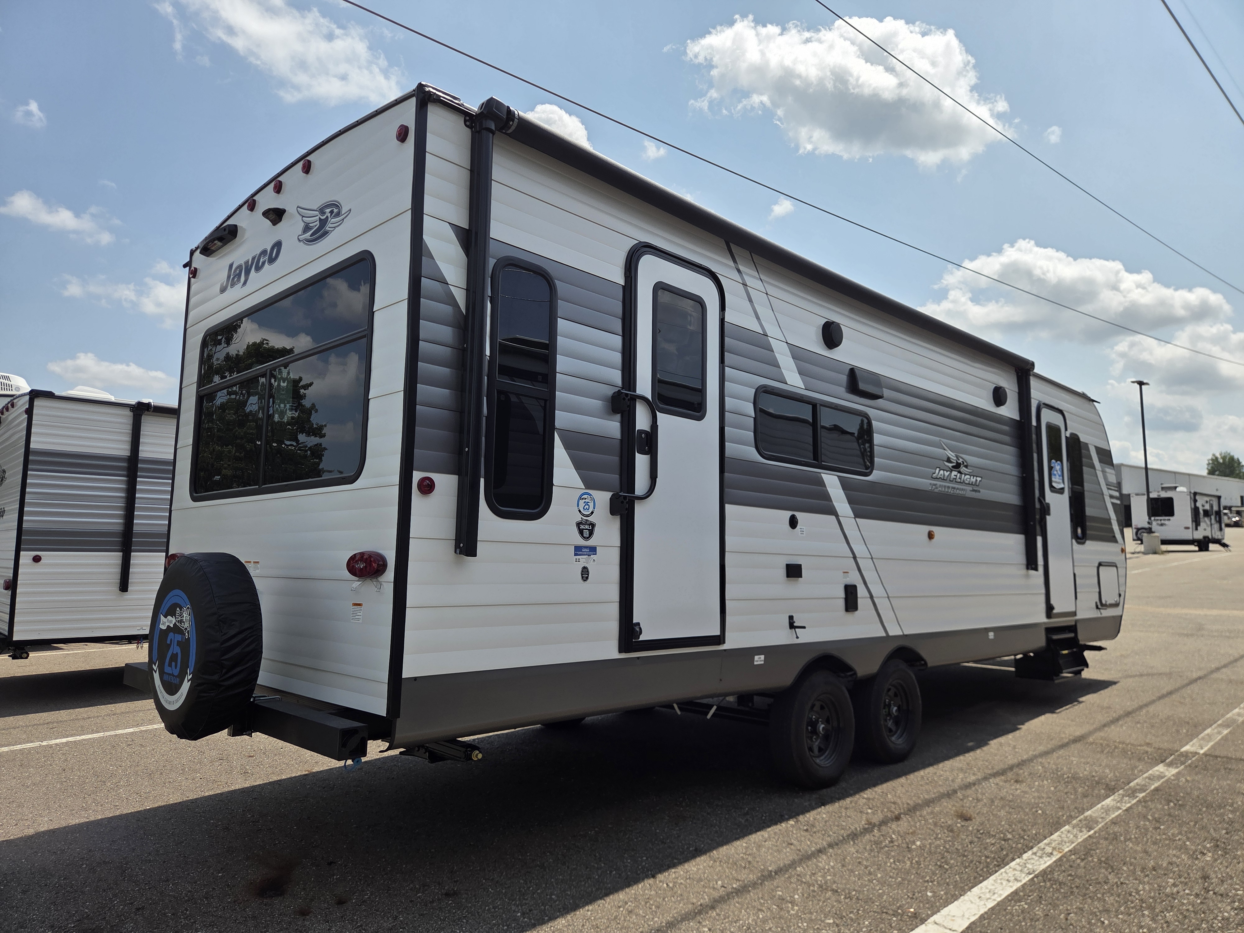 2027 Jayco Jay Flight SLX 262RLS - Image 2