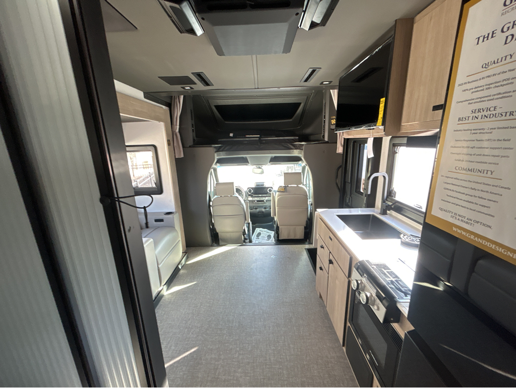 2026 Grand Design Lineage Series M 25TK - Image 19