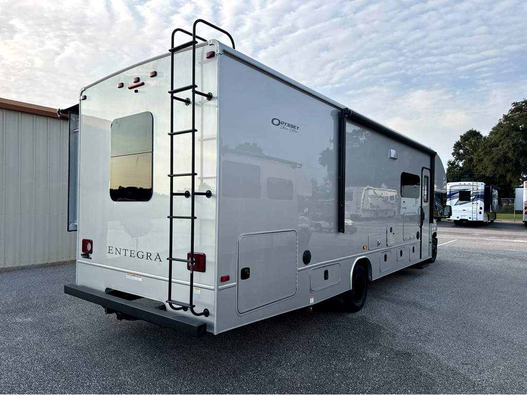 2027 ENTEGRA COACH ODYSSEY 29V - Image 8