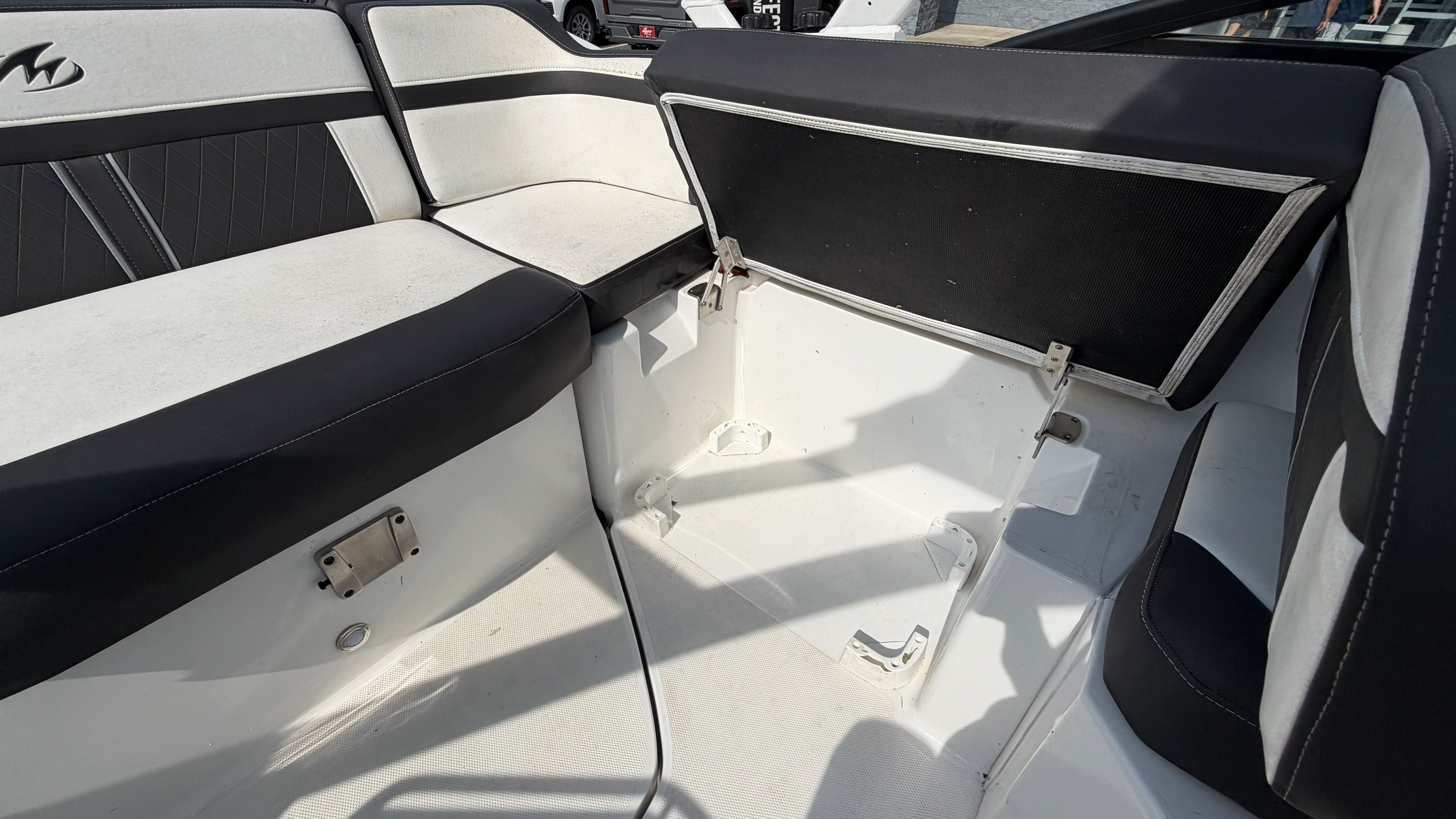 2022 Monterey M4 - Image 24