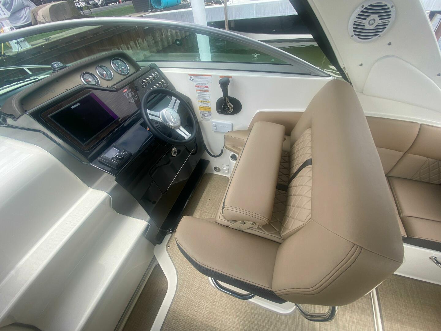 2018 Sea Ray 260 Sundancer - Image 10