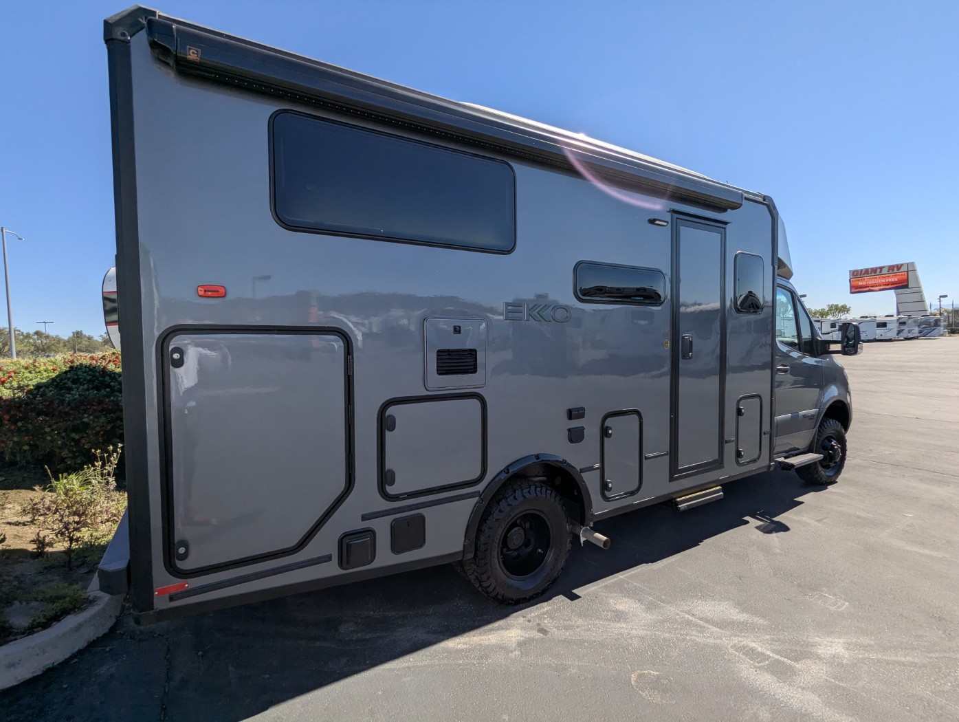 2027 Winnebago EKKO Sprinter 23B – Pop-Top AWD - Image 5
