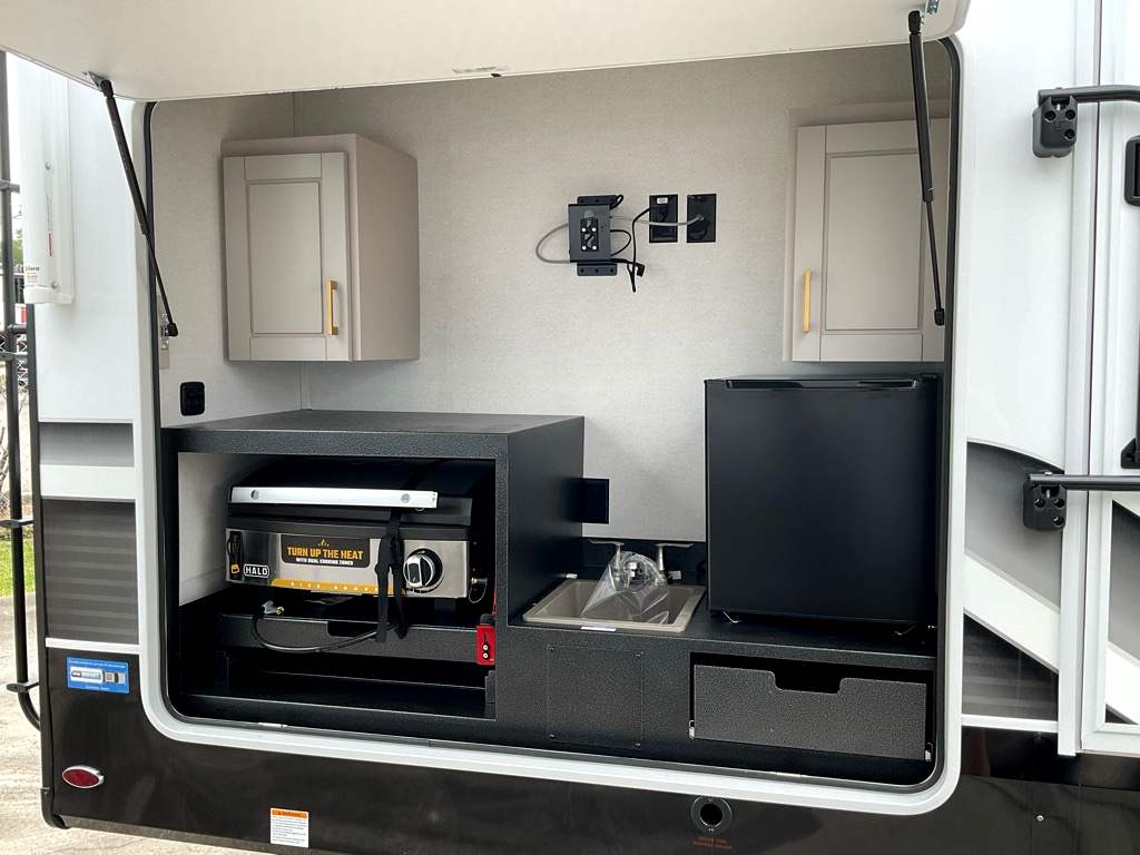 2027 JAYCO NORTH POINT 391TBBH - Image 40