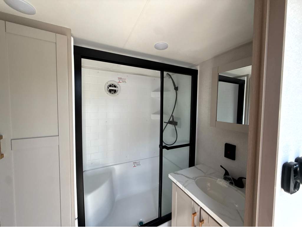 2027 JAYCO JAY FLIGHT BUNGALOW 404LOFT - Image 18