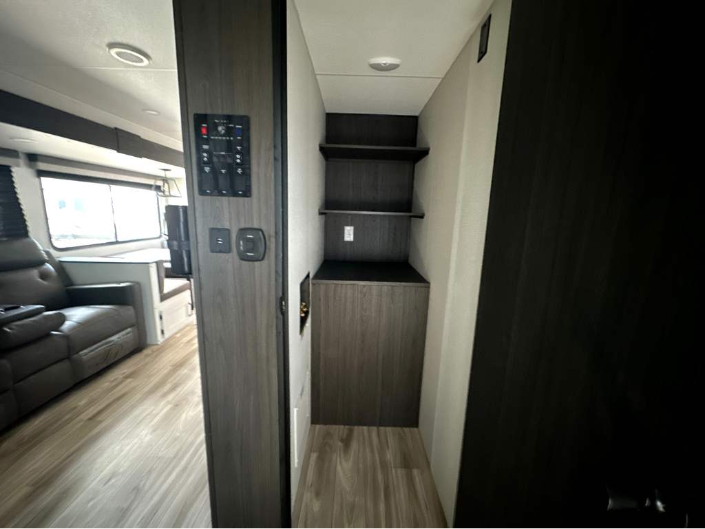2027 VENTURE RV SIENNA 311VDB - Image 29
