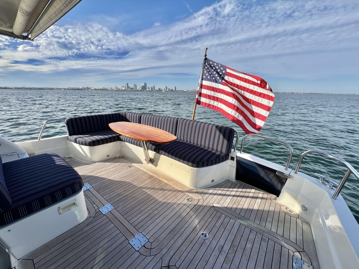 2017 Sabre 48 Salon Express - Image 7