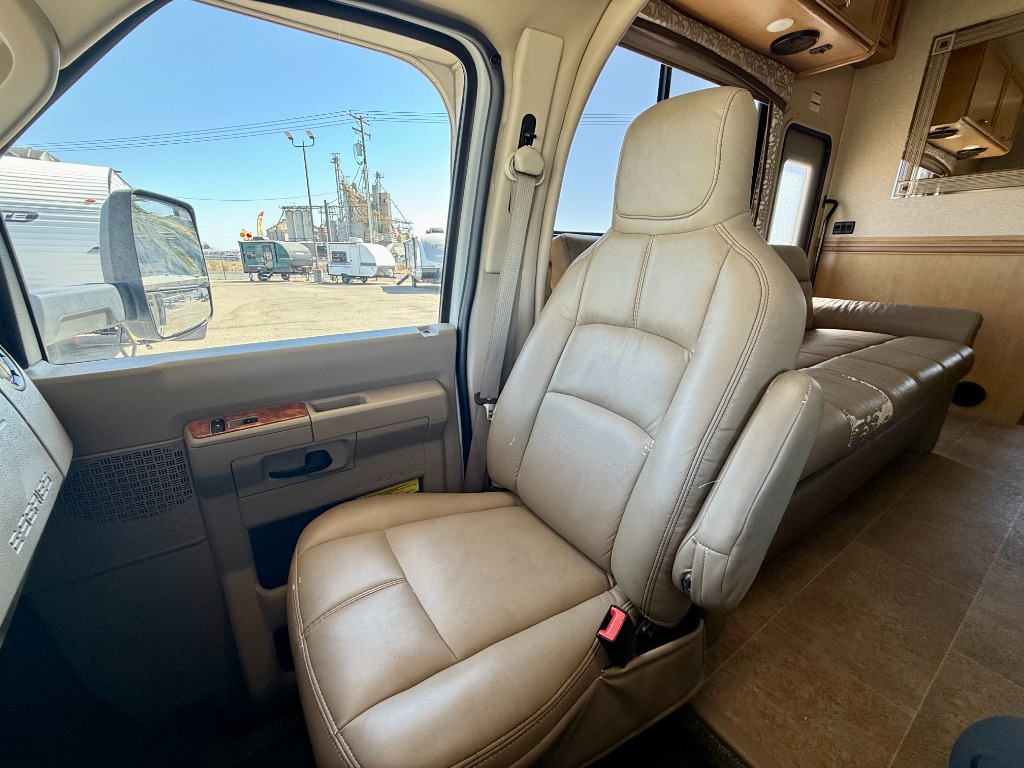 2017 Chateau 28Z - Image 12
