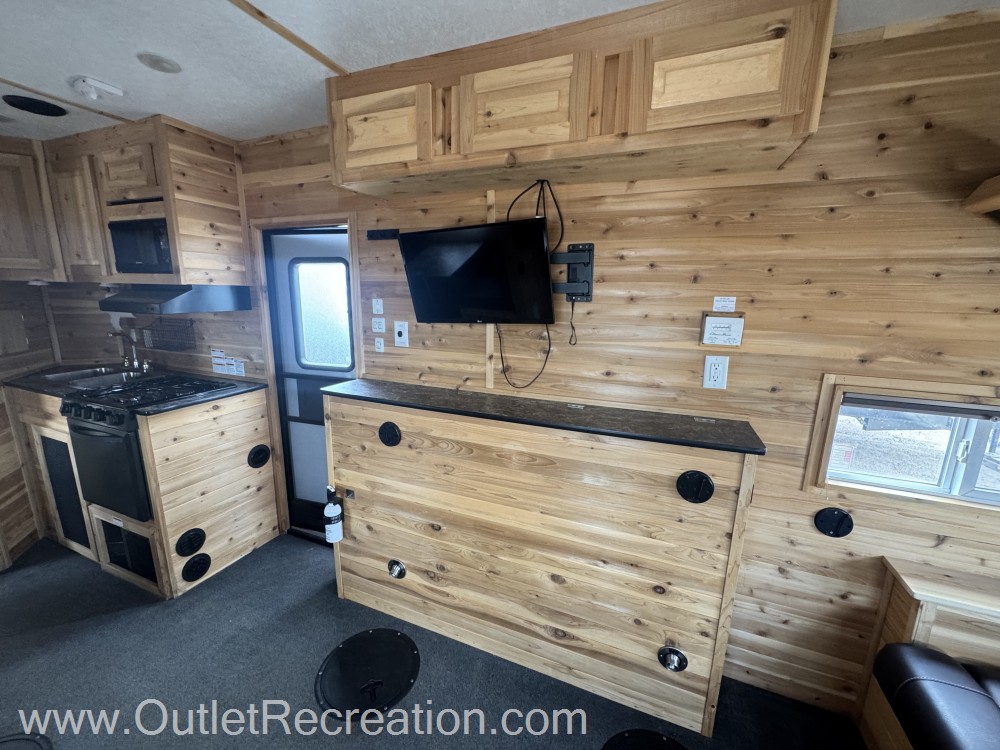 2020 ICE CASTLE RV EDITION 8X17 - Image 8