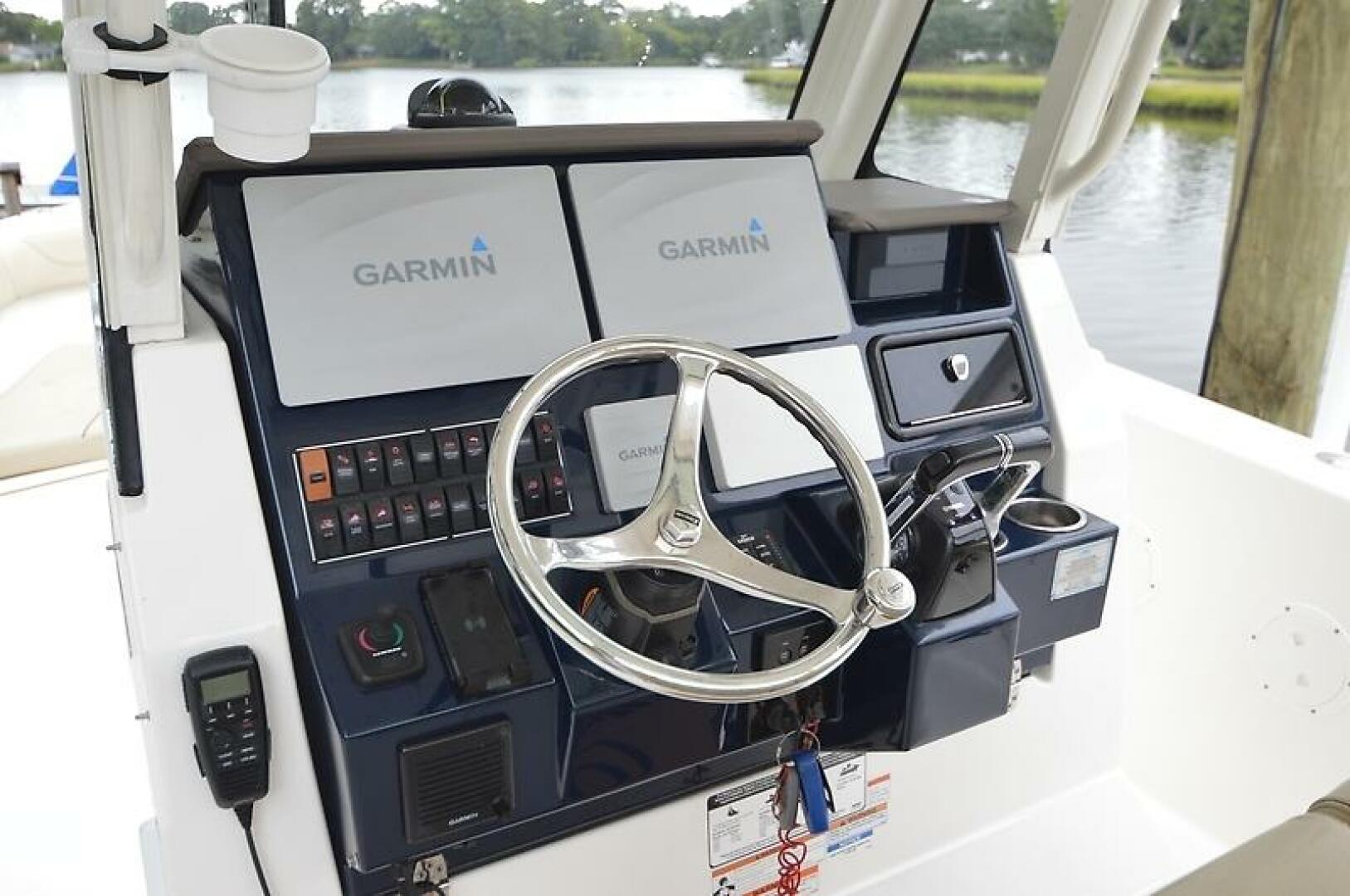 2019 PURSUIT S 288 Sport Base - Image 21