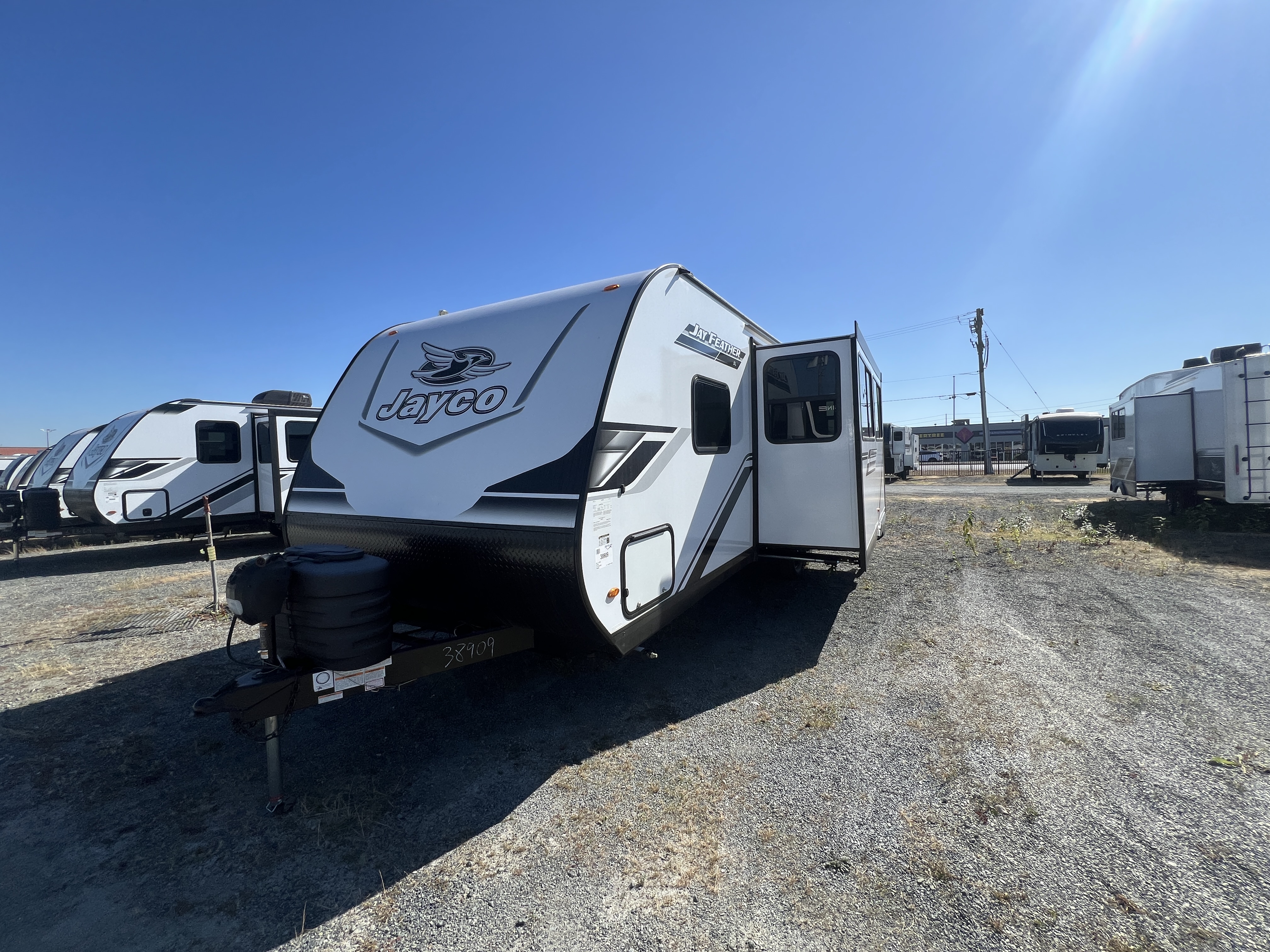 2026 JAYCO Jay Feather 26BHSL - Image 4
