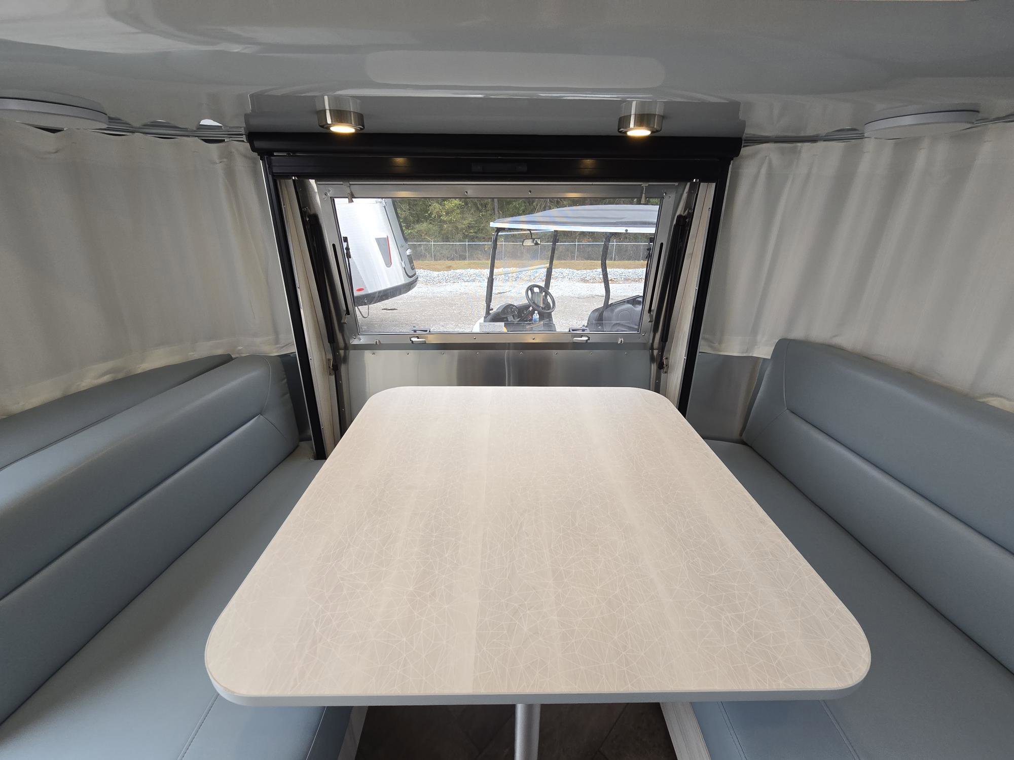 2026 Airstream International 25FB - Image 12