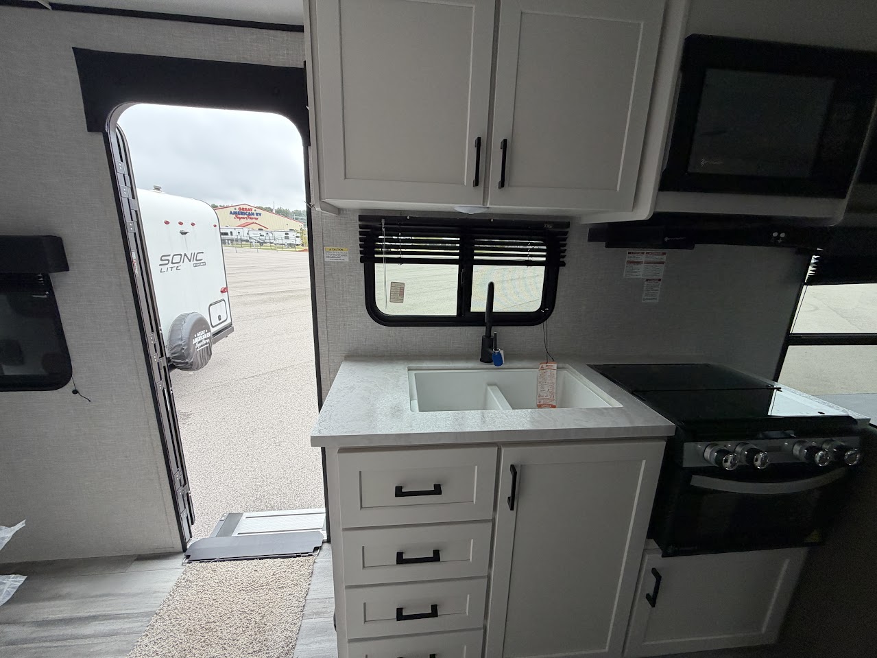2025 Jayco Jay Flight SLX 210QB - Image 17