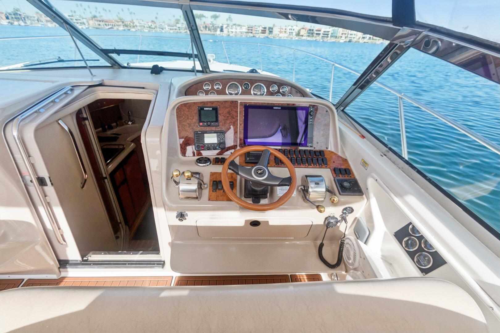 2000 Sea Ray 370 Express Cruiser - Image 2