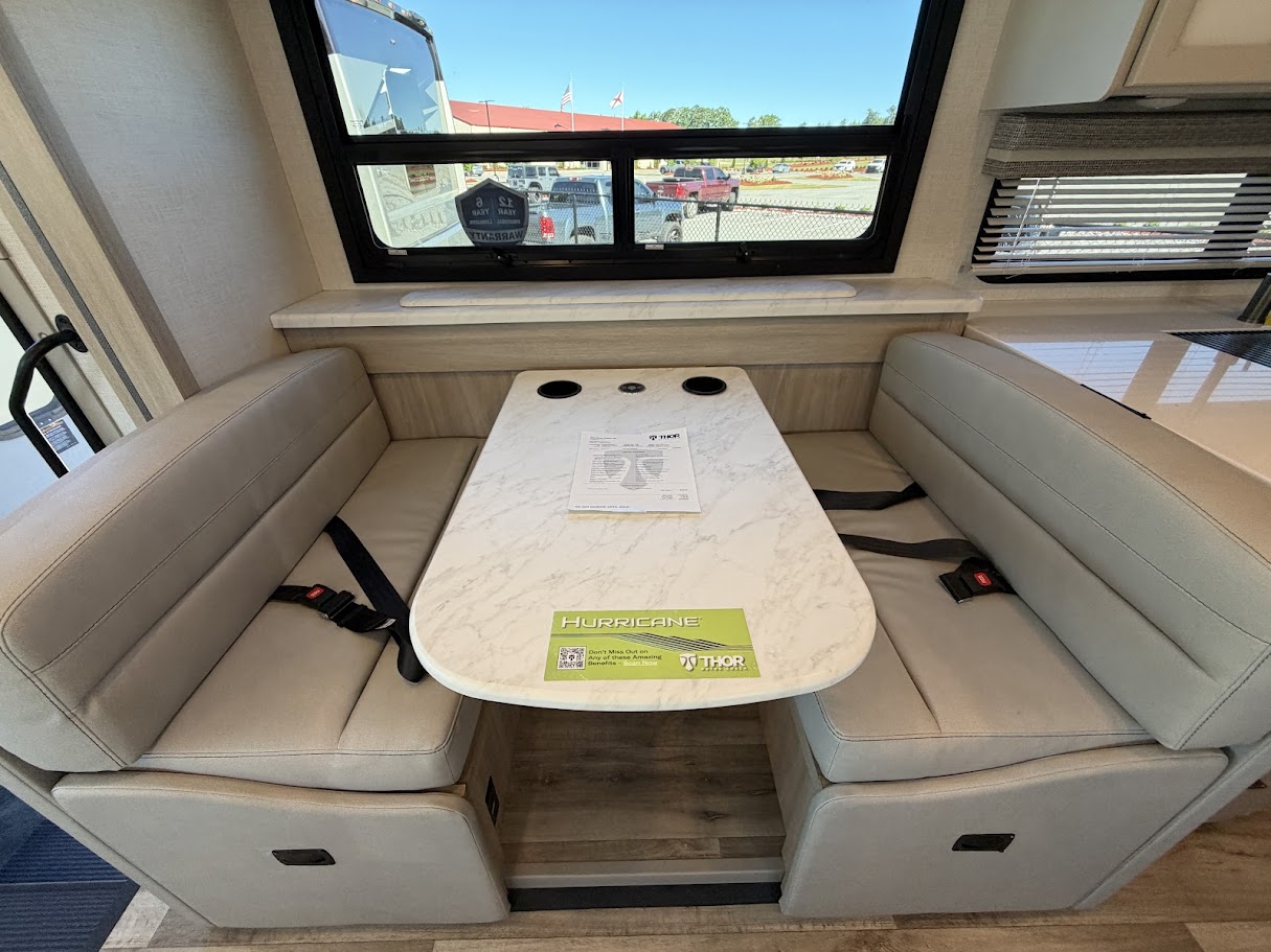 2027 THOR MOTOR COACH HURRICANE 36H - Image 19