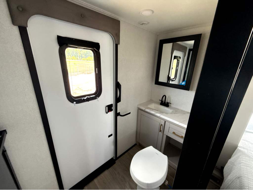 2027 JAYCO NORTH POINT 375TBDB - Image 8