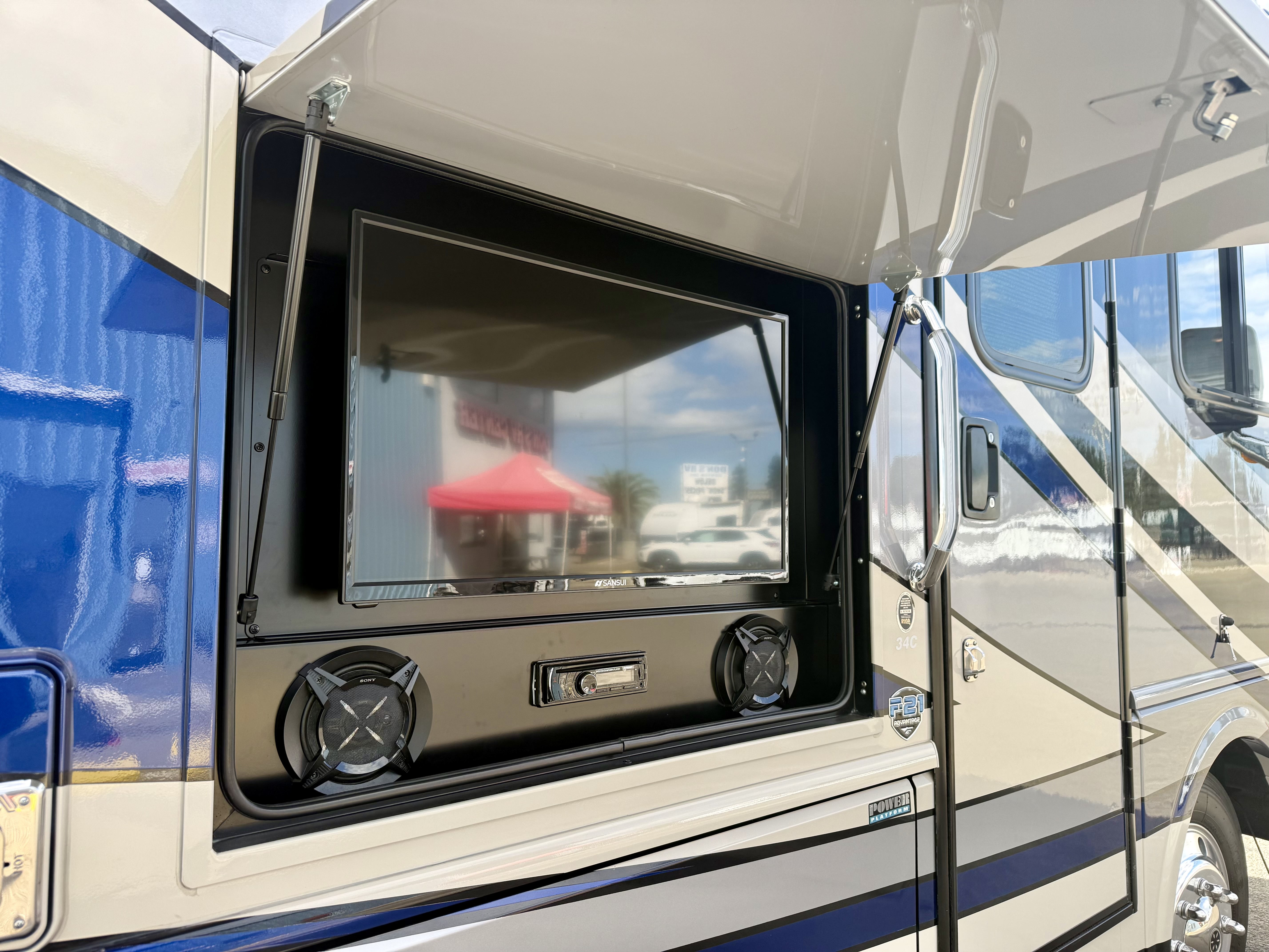 2018 Southwind 34C FULL BODY PAINT - Image 7