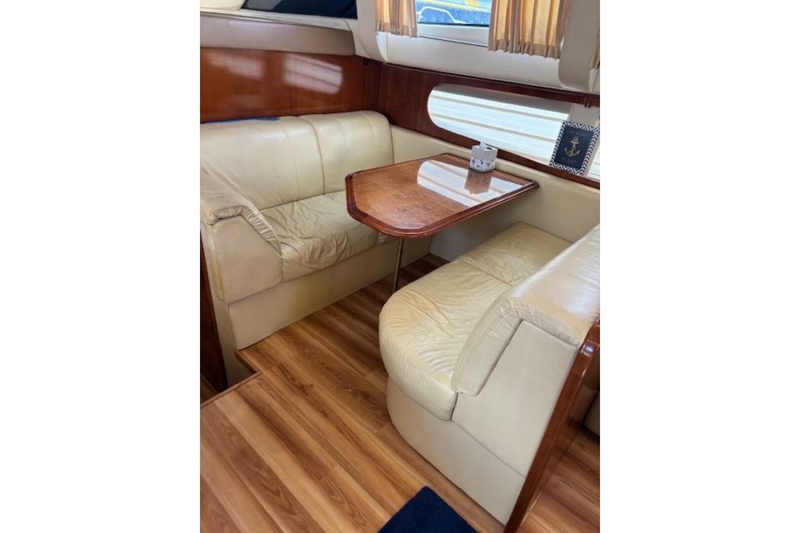 2004 Carver 466 Motor Yacht - Image 55
